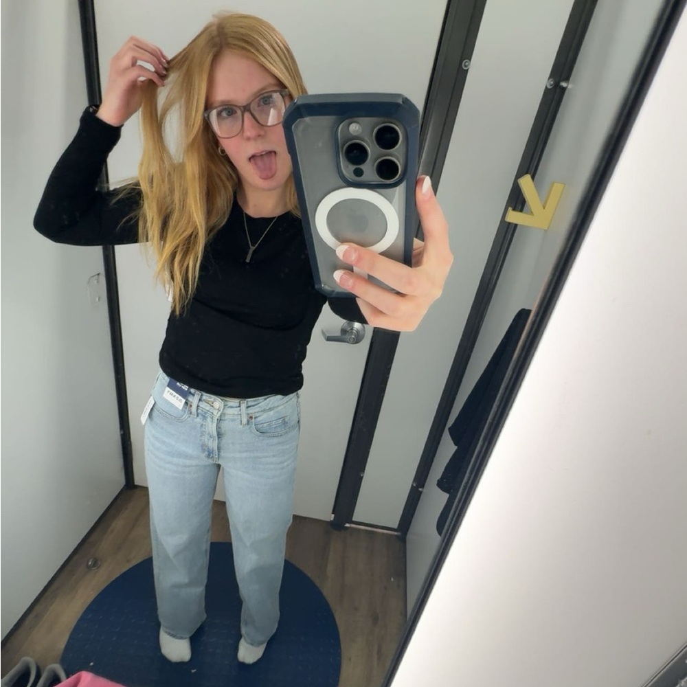 Meet your Posher, Olivia